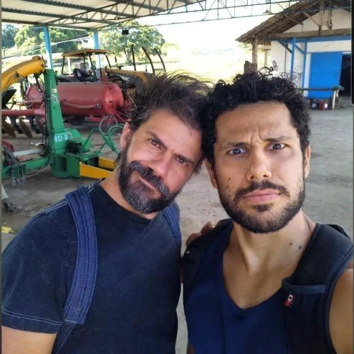 Photo-shared-by-Terra-E-Paixao---Novela-on-March-12-2023-tagging-taironevale-and-amaurylorenzo.-May-be-an-image-of-2-people-beard-and-people-standing..jpg